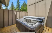 Family Friendly Fremont Crossing Home, 3 Kings, Bunk Room, Hot Tub, Sharc Passes
