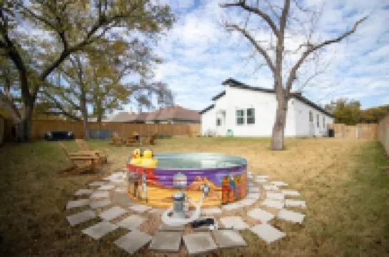 Hot Tub Serenity: A Stellar Stay - 4 b/3b Amazing