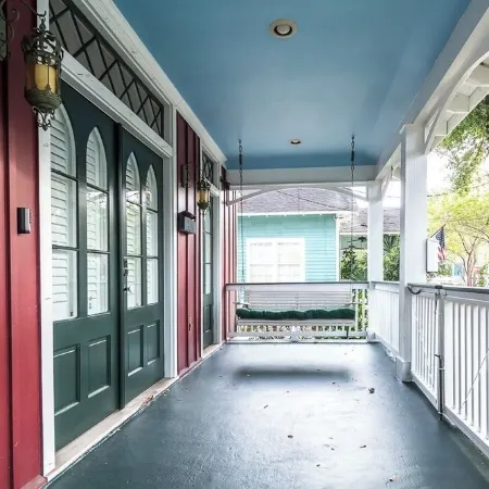 Charming 3-bedroom cottage in Oakleigh Historical District in downtown Mobile