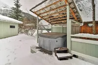 Cabin w/ Hot Tub & Views: 1 Mile to Alyeska Resort