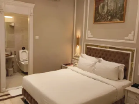 Anant Palace Hotels in Ghansoli