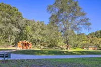 Silver Creek Cabin w/ Hiking < 1 Mi to Town! - WiFi
