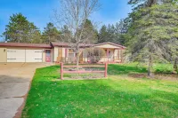 Dog-Friendly Michigan Home w/ Deck & Fire Pit! - 3 stjerner