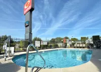 Econo Lodge Lenoir City - Knoxville Area - Swimmingpools