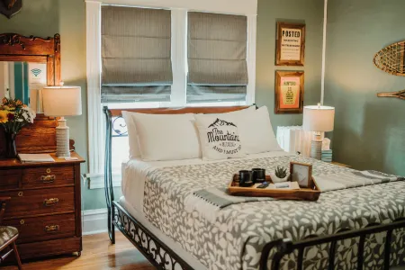 Cramer Family Mountain Inn Отели в г. Картаус Тауншип