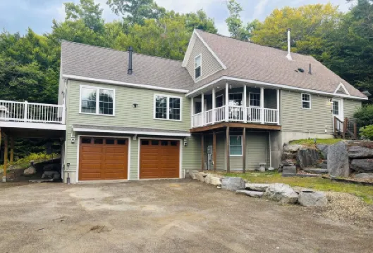 Peaceful Maine Home with Mountain Views