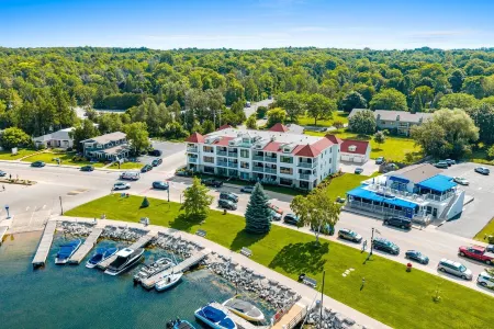 101 | Luxury | Downtown Sister Bay