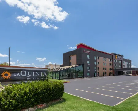 ฮอว์ธอร์น เอ็กซ์เทนเด็ด สเตย์ บาย วินด์แฮม สปริงเดล โรงแรมในสปริงเดล