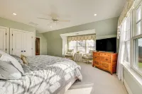 Groton Home < 1 Mi to Beach on Long Island Sound! - Bintang 4