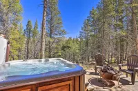 Walk to Lift: Luxe Villa w/ Hot Tub in Copper Mtn -  Ferienhäuser