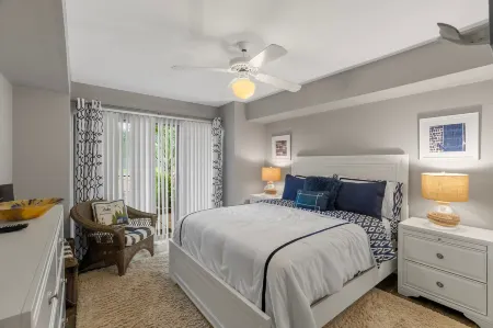 Lakeside condo Retreat in Horseshoe Bay