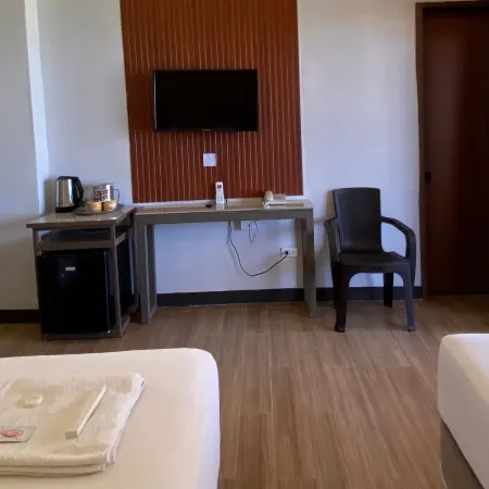24/7 Lantawan Resort