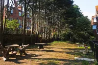 OYO Langford Hotel, Brighton & Hove Отели рядом с достопримечательностью «Роттингден Бич»