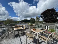 Waterhead Rooms & Suites - Parking and Light Breakfast