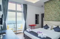Le Karaj Meadows - balcony