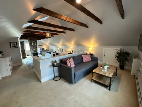 Charming Victorian Home Downtown Newport - مطابخ
