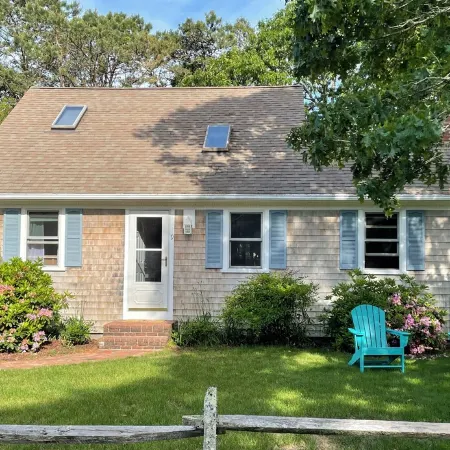 Newly updated 3bdrm Dennis Port home 1.5 blocks to the beach!