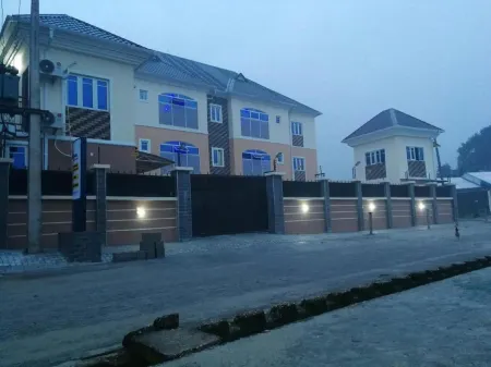 Blooms Spot Hotel and Apartments