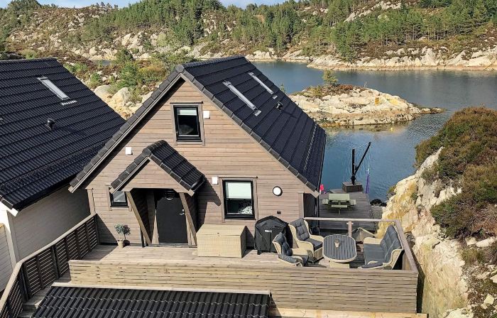 8 person holiday home in Urangsvåg