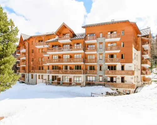 Apartment in Hautes-Alpes with Ski-In Access Hotéis em Vars