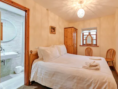 Cottage in Shropshire with Pool & Tennis Hotel di 