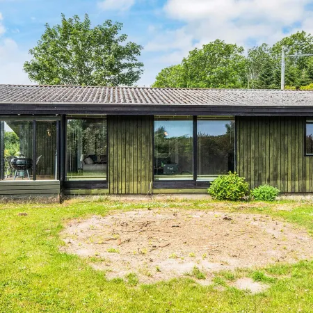 6 person holiday home in Juelsminde