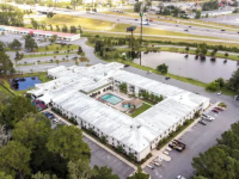 Cottonwood Suites Savannah Hotel & Conference Center Hotel di Pooler