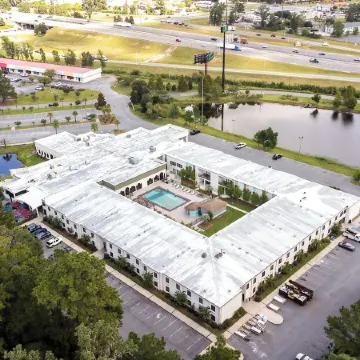 Cottonwood Suites Savannah Hotel & Conference Center