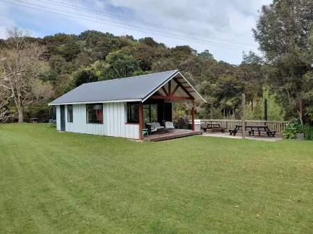 Te Mata Lodge Отели рядом с достопримечательностью «Pepper Tree Nursery»