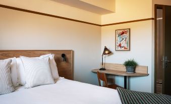 CBH The Highwayman Hotel