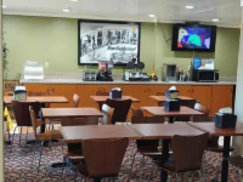 新坎伯蘭速8温德姆酒店 費爾維尤酒店