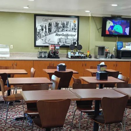 Super 8 by Wyndham New Cumberland