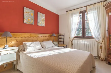 CAUTERETS - Chalet L'Escapade, fine amenities, sleeps 2 to 15