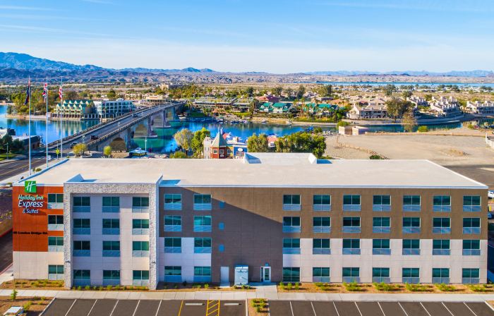 Holiday Inn Express & Suites LAKE HAVASU - LONDON BRIDGE by IHG