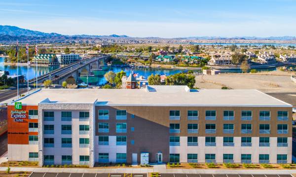Holiday Inn Express & Suites Lake Havasu - London Bridge by IHG