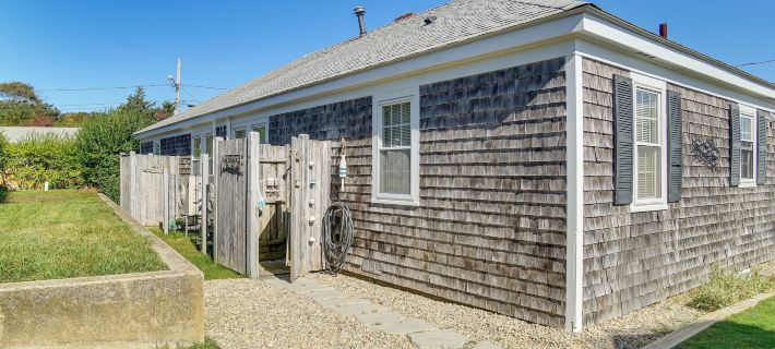 Walk to Craigville Beach: Cape Cod Gem w/ Patio Hotéis em Barnstable