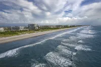 Hilton Garden Inn Cocoa Beach Oceanfront - Strand