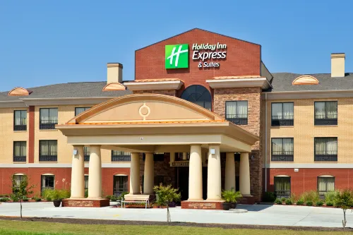 Holiday Inn Express & Suites GREENVILLE by IHG - Parkplatz
