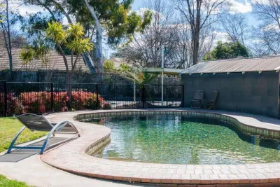 Central Caleula Motor Lodge Hotels near Pinnacle Lookout