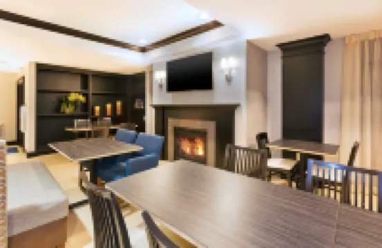 Holiday Inn Express & Suites WARMINSTER - HORSHAM by IHG