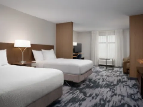 フェアフィールド イン & スイーツ  スーフォールズ エアポート スーフォールズのホテル