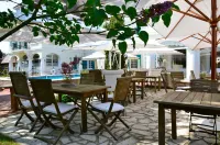 샤토 드 몽트뢰유 셍-미쉘-쑤-부와 호텔