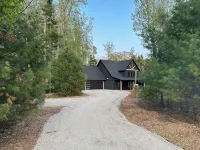 Cranberry Lodge - Hot Tub - Gaming Tables - Pet-Friendly - Sleeping Bear Dunes
