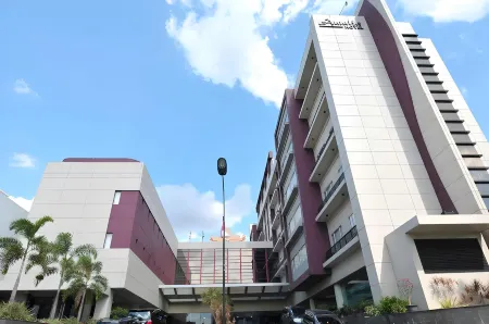 Amalia Hotel Lampung Отели в г. Бандар-Лампунг