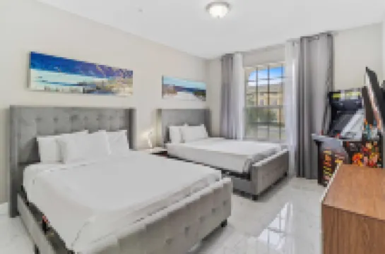 4816 Cayview Avenue 303