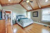 Mountain-View Georgia Cabin w/ 2 Decks - 3-Sterne