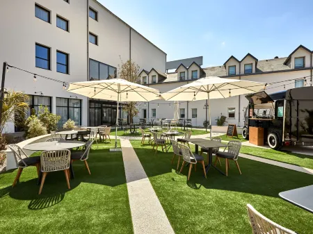 Ibis la Roche-Sur-Yon Отели в г. Муийрон-ле-Каптиф