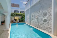 Hotel Casa Cytia - С бассейном