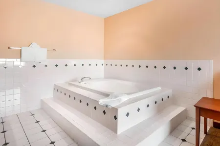 Quality Inn & Suites Owasso US-169