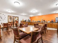 Howard Johnson by Wyndham Oacoma Hotel & Suites Hotels in Lyman County